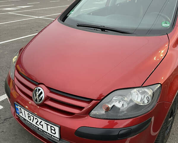 Красный Фольксваген Гольф Плюс, объемом двигателя 1.6 л и пробегом 232 тыс. км за 5100 $, фото 11 на Automoto.ua