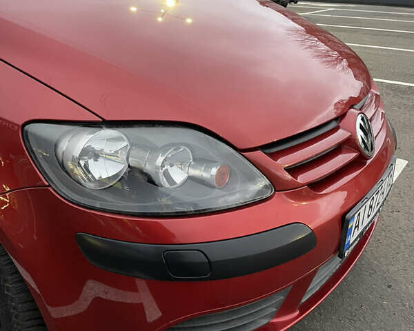 Красный Фольксваген Гольф Плюс, объемом двигателя 1.6 л и пробегом 232 тыс. км за 5100 $, фото 10 на Automoto.ua
