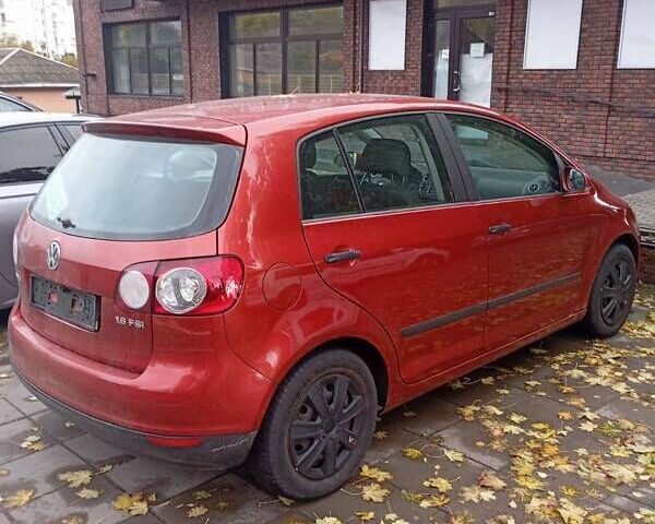 Красный Фольксваген Гольф Плюс, объемом двигателя 1.6 л и пробегом 232 тыс. км за 5200 $, фото 8 на Automoto.ua