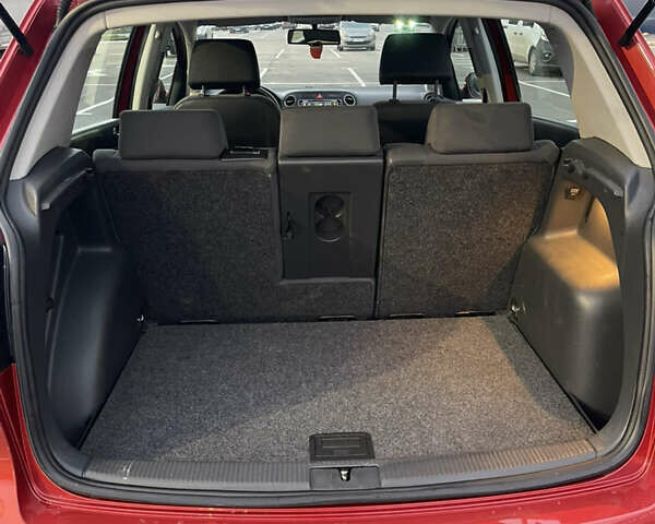 Красный Фольксваген Гольф Плюс, объемом двигателя 1.6 л и пробегом 232 тыс. км за 5100 $, фото 19 на Automoto.ua