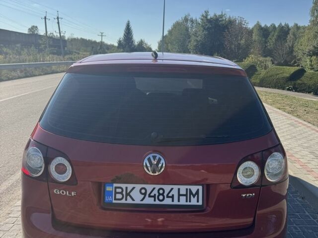 Фольксваген Гольф Плюс 2005 в Сарнах на Automoto.ua Красный Фольксваген Гольф Плюс, объемом двигателя 1.9 л и пробегом 235 тыс. км за 5700 $, фото 2 на Automoto.ua