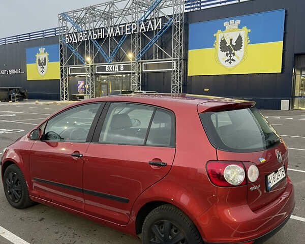 Красный Фольксваген Гольф Плюс, объемом двигателя 1.6 л и пробегом 232 тыс. км за 5100 $, фото 5 на Automoto.ua