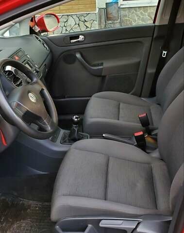 Червоний Фольксваген Golf Plus, об'ємом двигуна 1.6 л та пробігом 171 тис. км за 5000 $, фото 6 на Automoto.ua