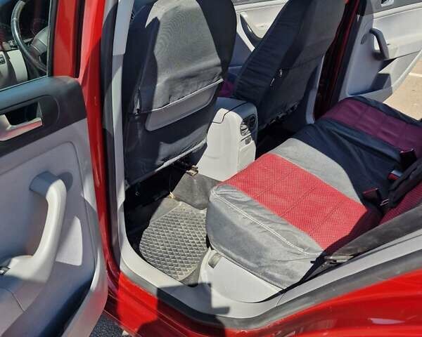 Красный Фольксваген Гольф Плюс, объемом двигателя 1.6 л и пробегом 180 тыс. км за 5500 $, фото 16 на Automoto.ua