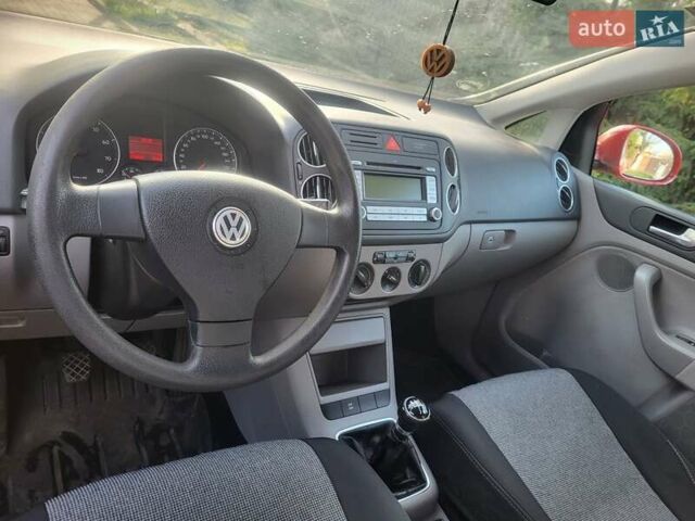 Червоний Фольксваген Golf Plus, об'ємом двигуна 1.39 л та пробігом 238 тис. км за 6700 $, фото 6 на Automoto.ua