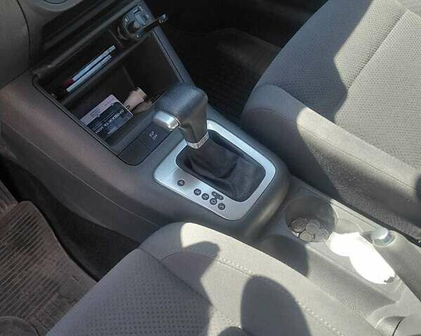 Красный Фольксваген Гольф Плюс, объемом двигателя 1.4 л и пробегом 210 тыс. км за 8300 $, фото 14 на Automoto.ua
