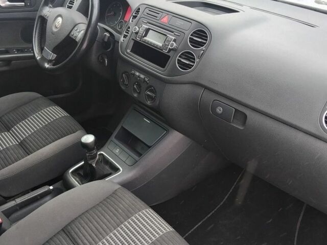 Красный Фольксваген Гольф Плюс, объемом двигателя 0 л и пробегом 280 тыс. км за 6700 $, фото 12 на Automoto.ua