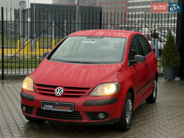 Красный Фольксваген Гольф Плюс, объемом двигателя 1.9 л и пробегом 240 тыс. км за 5900 $, фото 6 на Automoto.ua
