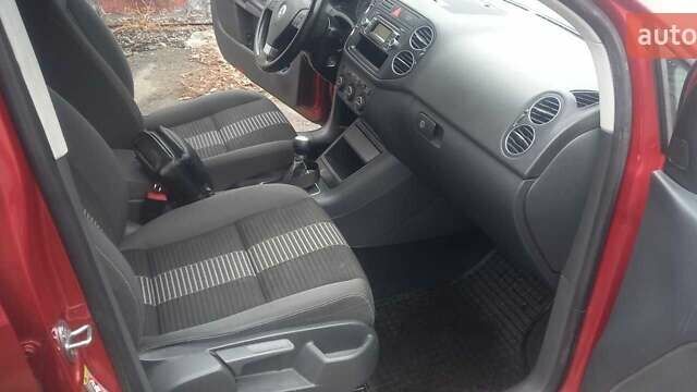 Красный Фольксваген Гольф Плюс, объемом двигателя 1.4 л и пробегом 184 тыс. км за 6900 $, фото 11 на Automoto.ua