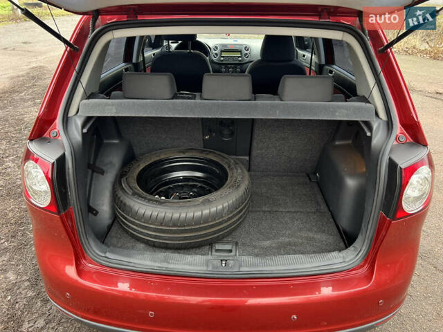 Червоний Фольксваген Golf Plus, об'ємом двигуна 1.6 л та пробігом 247 тис. км за 6500 $, фото 40 на Automoto.ua
