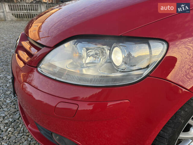Красный Фольксваген Гольф Плюс, объемом двигателя 1.4 л и пробегом 238 тыс. км за 7200 $, фото 25 на Automoto.ua