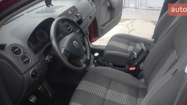 Красный Фольксваген Гольф Плюс, объемом двигателя 1.4 л и пробегом 184 тыс. км за 6900 $, фото 12 на Automoto.ua