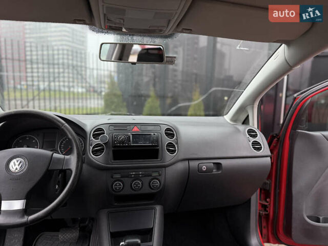 Красный Фольксваген Гольф Плюс, объемом двигателя 1.9 л и пробегом 240 тыс. км за 5900 $, фото 23 на Automoto.ua