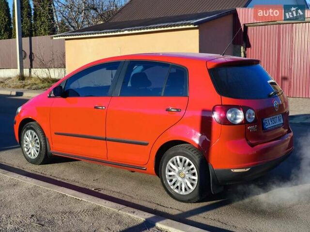 Красный Фольксваген Гольф Плюс, объемом двигателя 0 л и пробегом 180 тыс. км за 8200 $, фото 2 на Automoto.ua