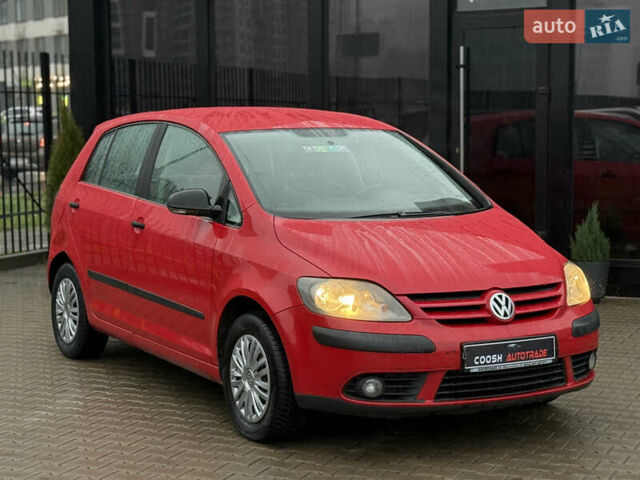 Красный Фольксваген Гольф Плюс, объемом двигателя 1.9 л и пробегом 240 тыс. км за 5900 $, фото 3 на Automoto.ua