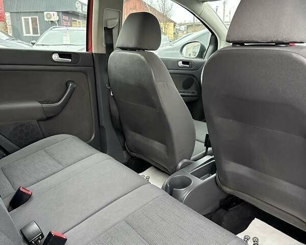 Красный Фольксваген Гольф Плюс, объемом двигателя 1.6 л и пробегом 310 тыс. км за 6200 $, фото 11 на Automoto.ua