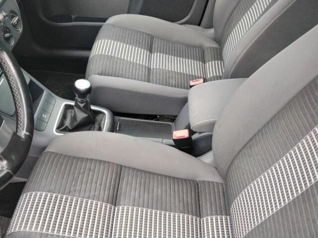 Красный Фольксваген Гольф Плюс, объемом двигателя 0 л и пробегом 280 тыс. км за 6700 $, фото 8 на Automoto.ua