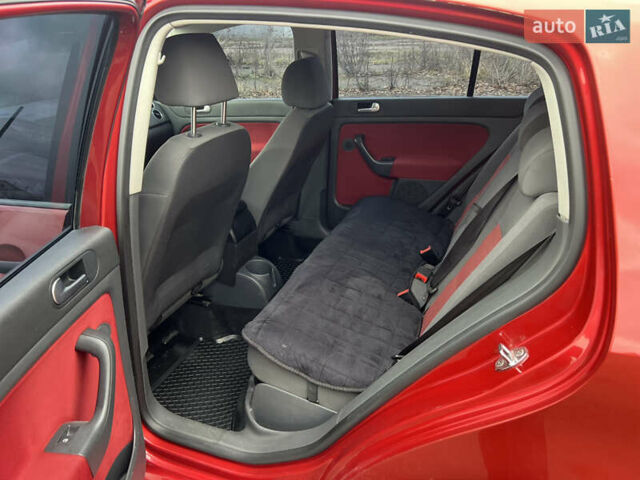 Червоний Фольксваген Golf Plus, об'ємом двигуна 1.6 л та пробігом 247 тис. км за 6500 $, фото 20 на Automoto.ua