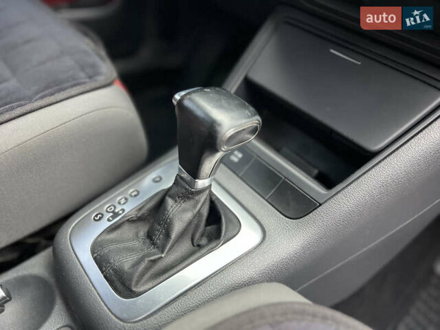 Червоний Фольксваген Golf Plus, об'ємом двигуна 1.6 л та пробігом 247 тис. км за 6500 $, фото 34 на Automoto.ua