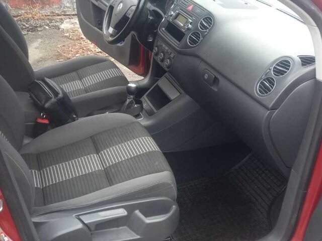 Червоний Фольксваген Golf Plus, об'ємом двигуна 1.4 л та пробігом 184 тис. км за 6900 $, фото 12 на Automoto.ua