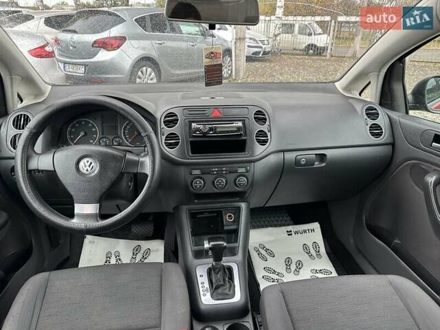Червоний Фольксваген Golf Plus, об'ємом двигуна 1.6 л та пробігом 310 тис. км за 6350 $, фото 5 на Automoto.ua