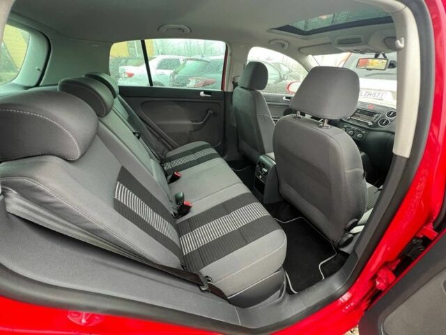 Красный Фольксваген Гольф Плюс, объемом двигателя 1.4 л и пробегом 237 тыс. км за 7399 $, фото 18 на Automoto.ua