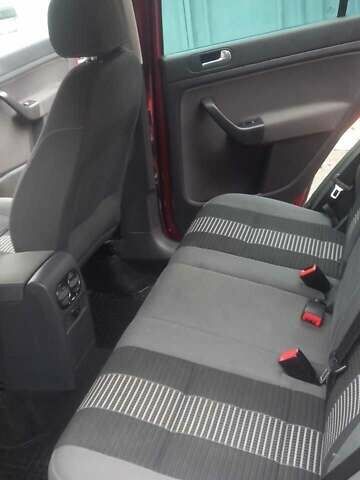 Красный Фольксваген Гольф Плюс, объемом двигателя 1.4 л и пробегом 184 тыс. км за 6900 $, фото 13 на Automoto.ua