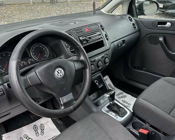 Червоний Фольксваген Golf Plus, об'ємом двигуна 1.6 л та пробігом 310 тис. км за 6350 $, фото 15 на Automoto.ua