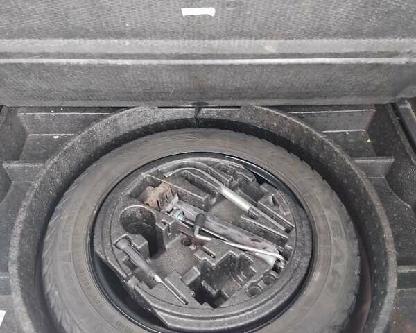 Красный Фольксваген Гольф Плюс, объемом двигателя 1.6 л и пробегом 280 тыс. км за 6700 $, фото 17 на Automoto.ua