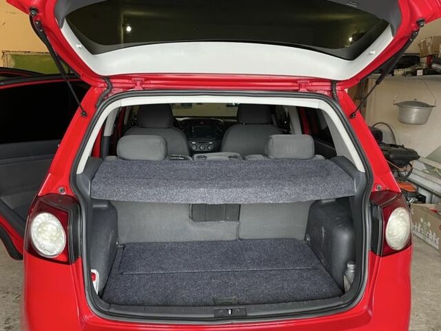 Червоний Фольксваген Golf Plus, об'ємом двигуна 1.6 л та пробігом 247 тис. км за 6700 $, фото 2 на Automoto.ua