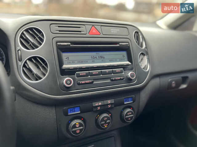 Червоний Фольксваген Golf Plus, об'ємом двигуна 1.6 л та пробігом 247 тис. км за 6500 $, фото 37 на Automoto.ua