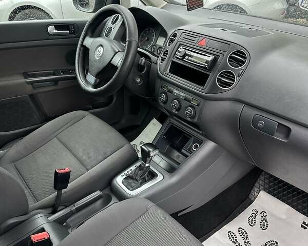 Червоний Фольксваген Golf Plus, об'ємом двигуна 1.6 л та пробігом 310 тис. км за 6350 $, фото 12 на Automoto.ua