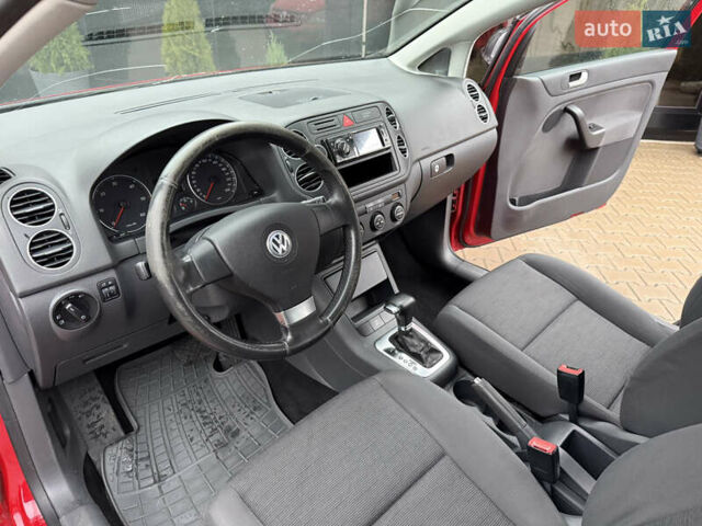 Красный Фольксваген Гольф Плюс, объемом двигателя 1.9 л и пробегом 240 тыс. км за 5900 $, фото 12 на Automoto.ua