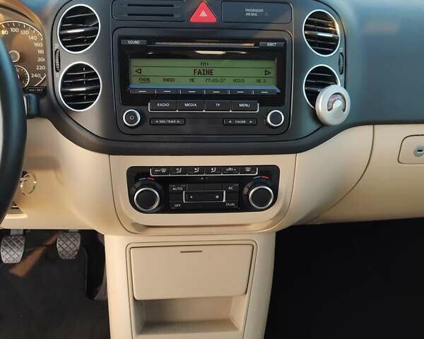 Червоний Фольксваген Golf Plus, об'ємом двигуна 1.4 л та пробігом 173 тис. км за 5999 $, фото 13 на Automoto.ua