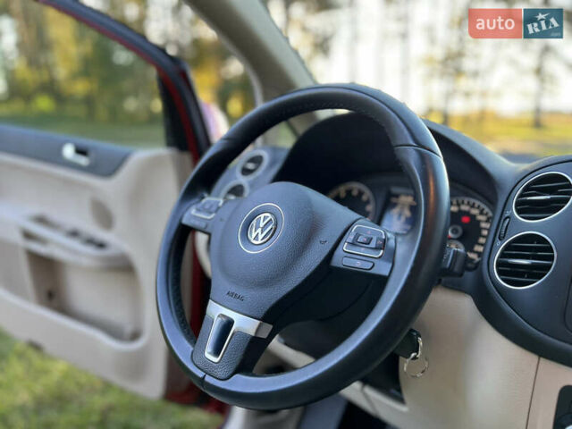 Красный Фольксваген Гольф Плюс, объемом двигателя 1.4 л и пробегом 177 тыс. км за 5999 $, фото 19 на Automoto.ua