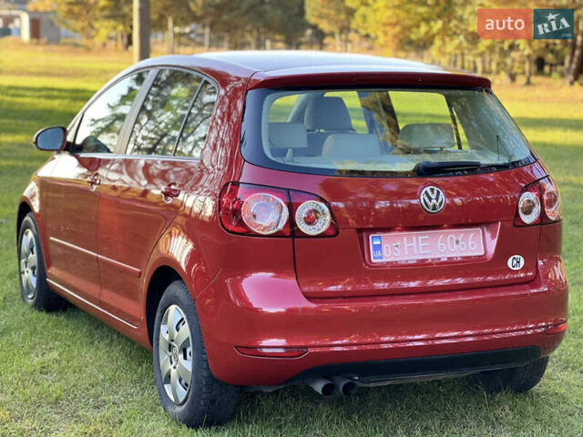 Красный Фольксваген Гольф Плюс, объемом двигателя 1.4 л и пробегом 177 тыс. км за 5999 $, фото 7 на Automoto.ua