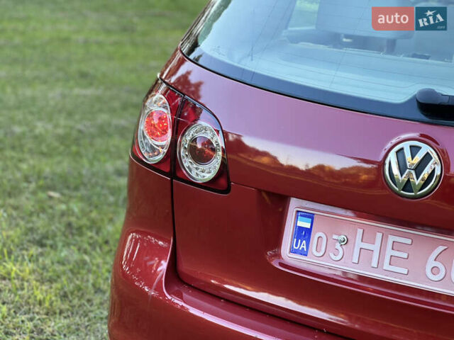 Красный Фольксваген Гольф Плюс, объемом двигателя 1.4 л и пробегом 177 тыс. км за 5999 $, фото 6 на Automoto.ua