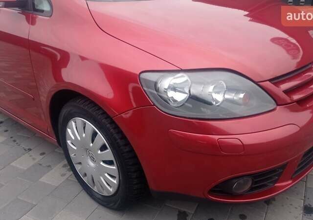 Красный Фольксваген Гольф Плюс, объемом двигателя 1.4 л и пробегом 235 тыс. км за 6900 $, фото 10 на Automoto.ua