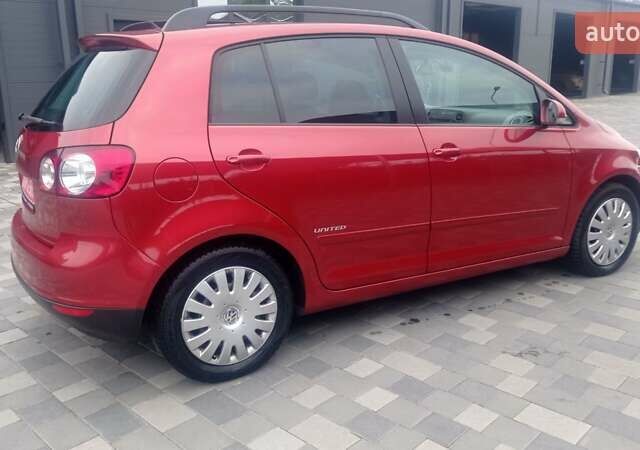 Красный Фольксваген Гольф Плюс, объемом двигателя 1.4 л и пробегом 235 тыс. км за 6900 $, фото 4 на Automoto.ua