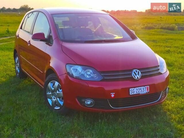 Червоний Фольксваген Golf Plus, об'ємом двигуна 1.4 л та пробігом 173 тис. км за 5999 $, фото 4 на Automoto.ua