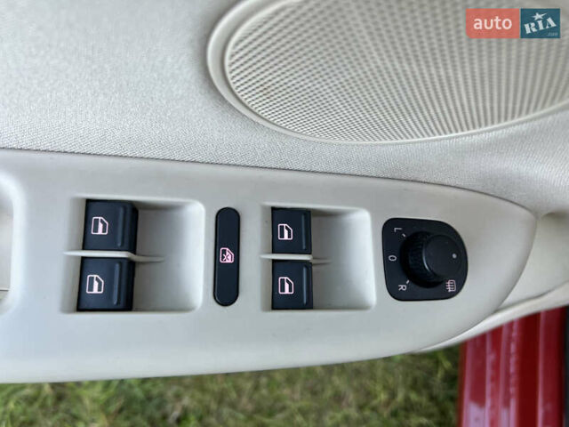 Красный Фольксваген Гольф Плюс, объемом двигателя 1.4 л и пробегом 177 тыс. км за 5999 $, фото 17 на Automoto.ua