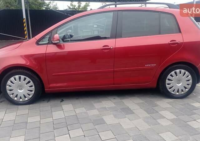 Красный Фольксваген Гольф Плюс, объемом двигателя 1.4 л и пробегом 235 тыс. км за 6900 $, фото 11 на Automoto.ua