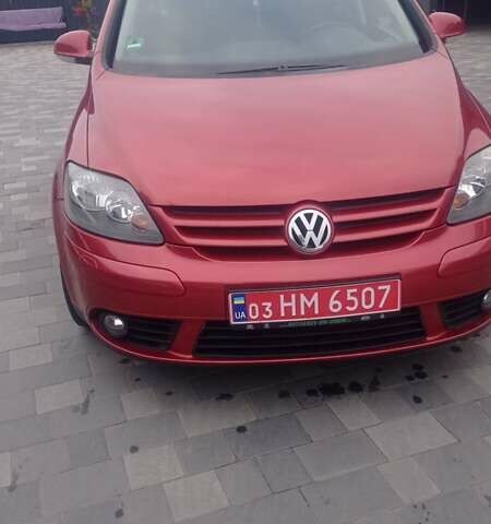 Красный Фольксваген Гольф Плюс, объемом двигателя 1.4 л и пробегом 235 тыс. км за 6900 $, фото 20 на Automoto.ua