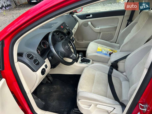 Червоний Фольксваген Golf Plus, об'ємом двигуна 1.4 л та пробігом 256 тис. км за 7800 $, фото 7 на Automoto.ua