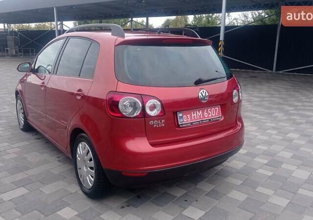 Красный Фольксваген Гольф Плюс, объемом двигателя 1.4 л и пробегом 235 тыс. км за 6900 $, фото 16 на Automoto.ua