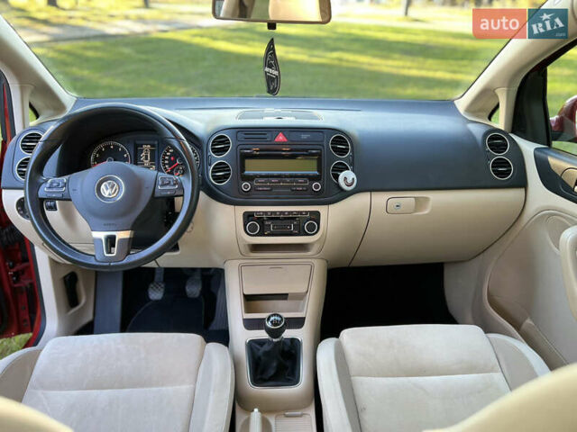 Красный Фольксваген Гольф Плюс, объемом двигателя 1.4 л и пробегом 177 тыс. км за 5999 $, фото 13 на Automoto.ua