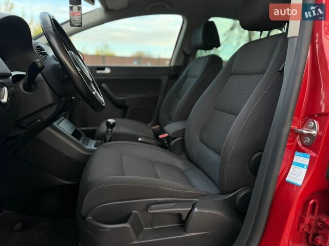 Червоний Фольксваген Golf Plus, об'ємом двигуна 1.4 л та пробігом 168 тис. км за 7300 $, фото 27 на Automoto.ua