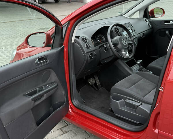 Красный Фольксваген Гольф Плюс, объемом двигателя 1.4 л и пробегом 161 тыс. км за 8900 $, фото 41 на Automoto.ua