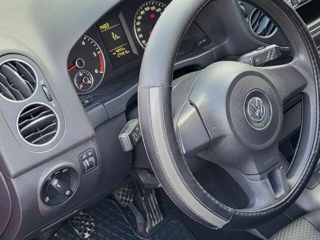 Фольксваген Golf Plus 2010 у Кропивницькому (Кіровограді) на Automoto.ua Червоний Фольксваген Golf Plus, об'ємом двигуна 1.6 л та пробігом 270 тис. км за 8400 $, фото 5 на Automoto.ua