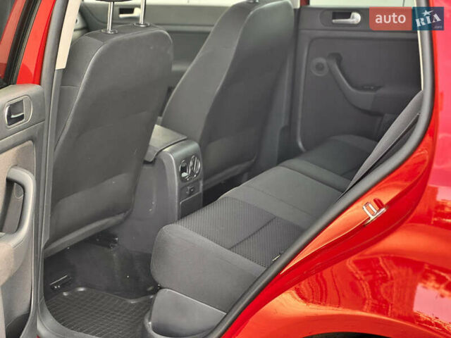 Красный Фольксваген Гольф Плюс, объемом двигателя 1.4 л и пробегом 93 тыс. км за 9300 $, фото 21 на Automoto.ua